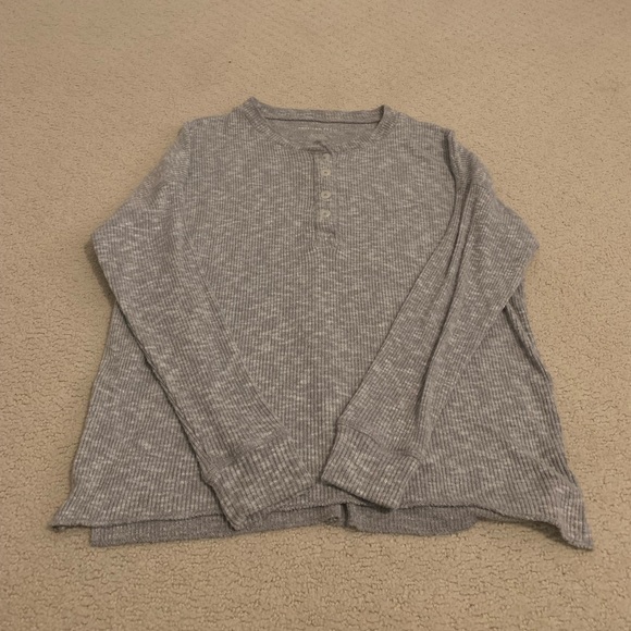 Grey Long sleeve sweater. American Eagle - Picture 2 of 2
